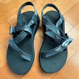 Chaco Z/Cloud, size 7, blue strap